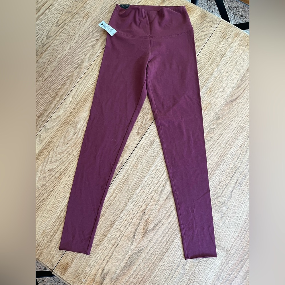 Aritzia TNA chill atmosphere ankle length, high-rise, size small leggings